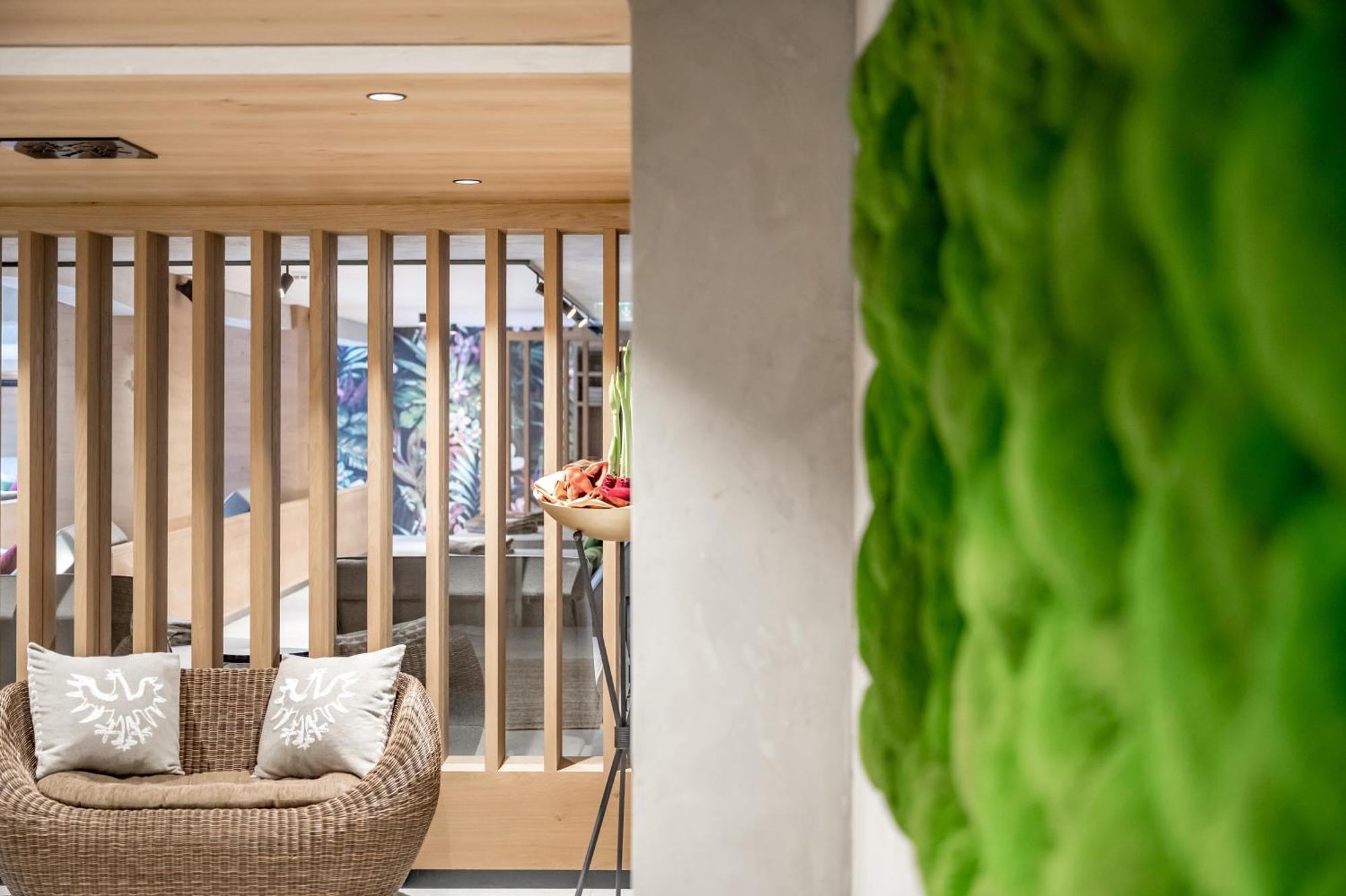 Tilia Living - B&B Mit Dem Komfort Eines Kleinen, Feinen Hotels Ried im Oberinntal Exterior photo
