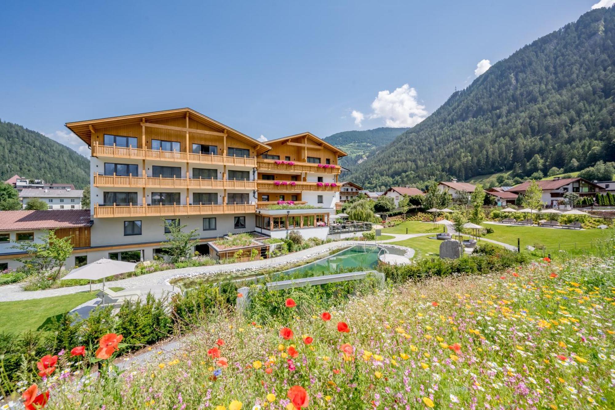 Tilia Living - B&B Mit Dem Komfort Eines Kleinen, Feinen Hotels Ried im Oberinntal Exterior photo